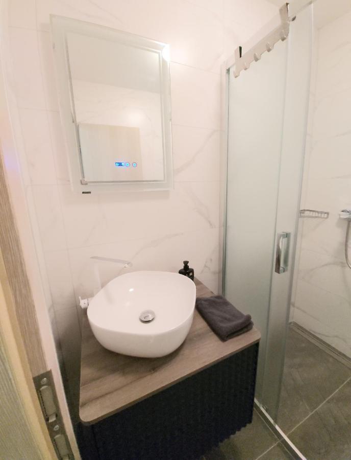 Apartman S Dvije Spavace Sobe Poreč Exterior foto