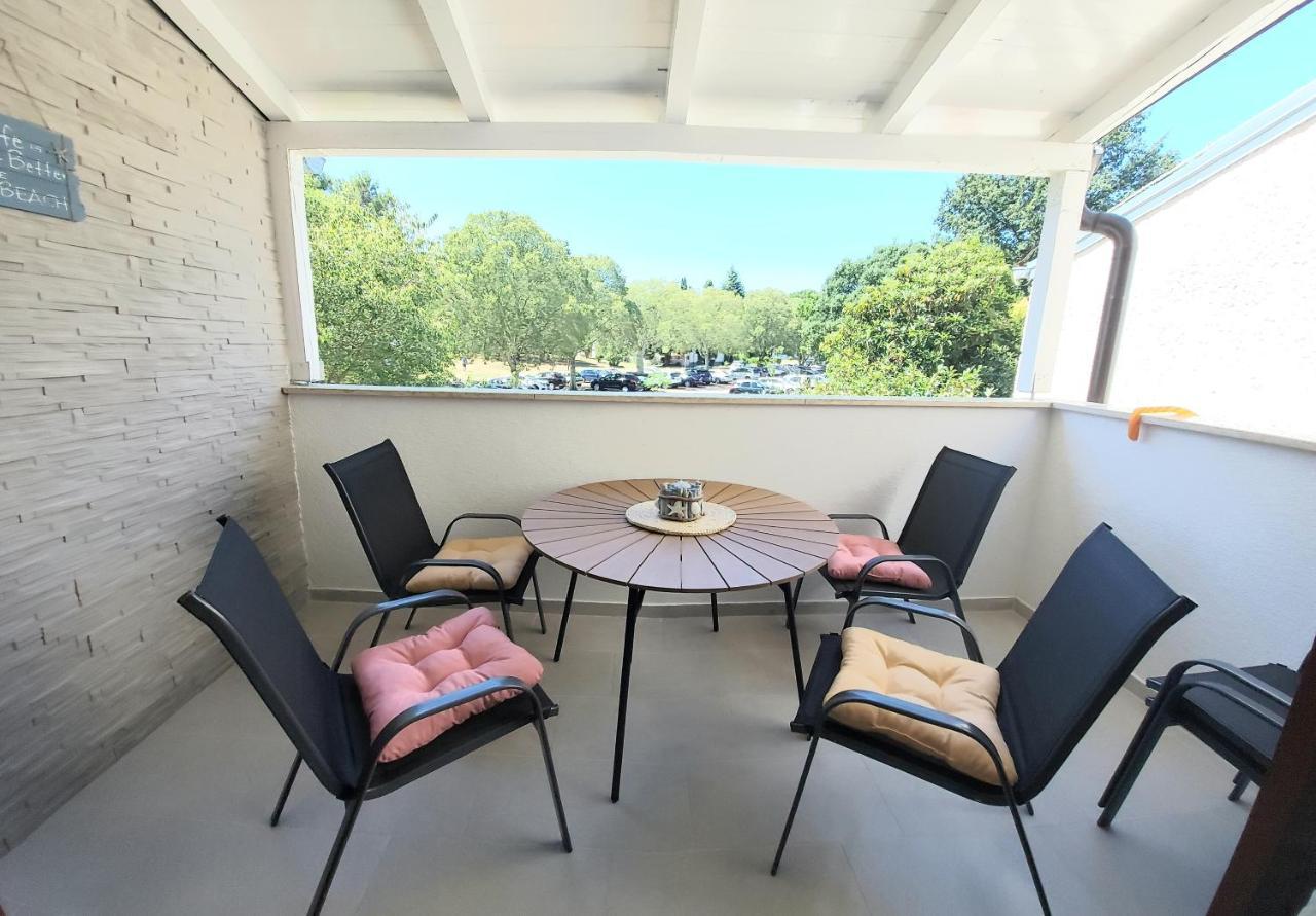 Apartman S Dvije Spavace Sobe Poreč Exterior foto