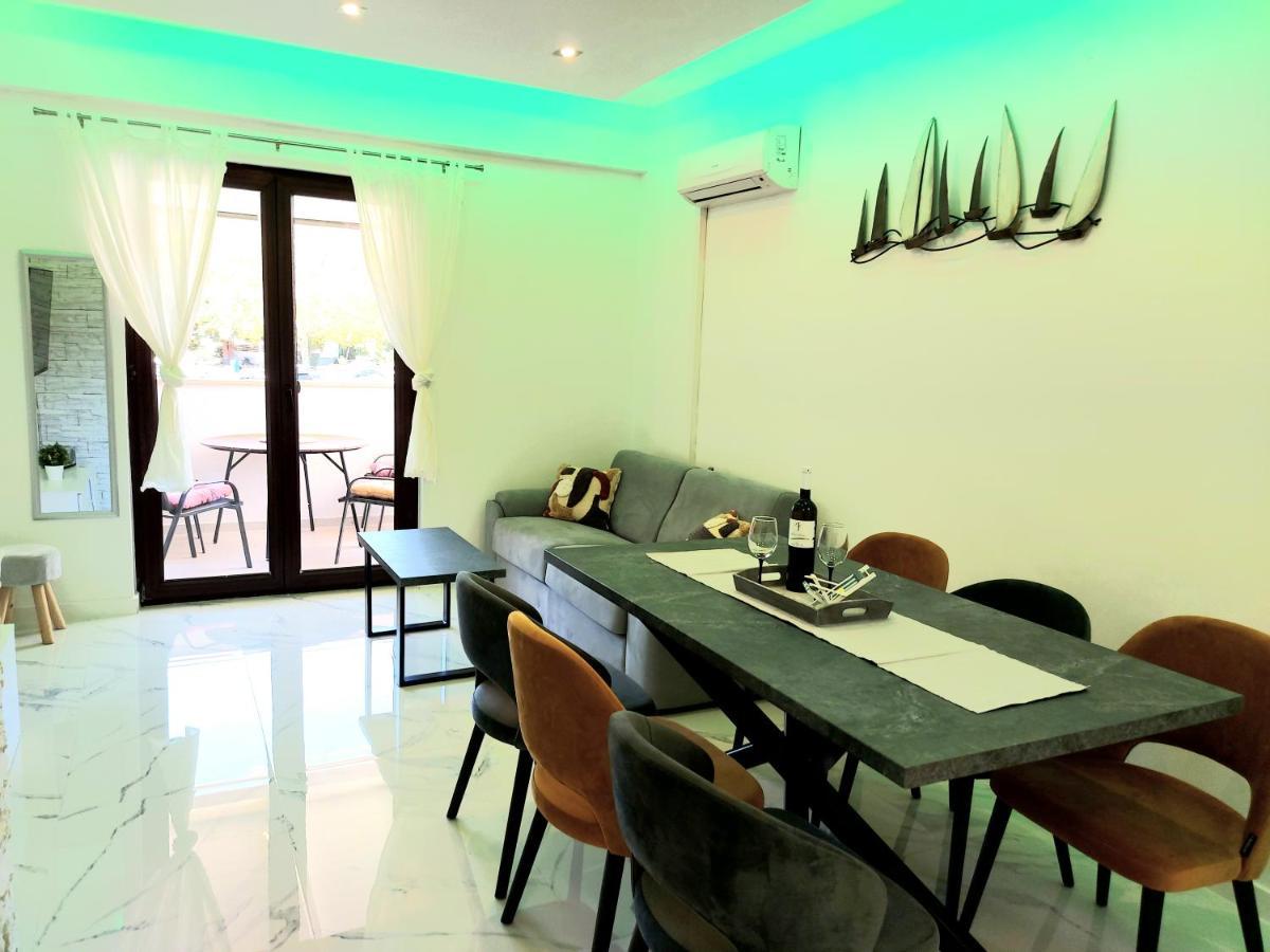 Apartman S Dvije Spavace Sobe Poreč Exterior foto