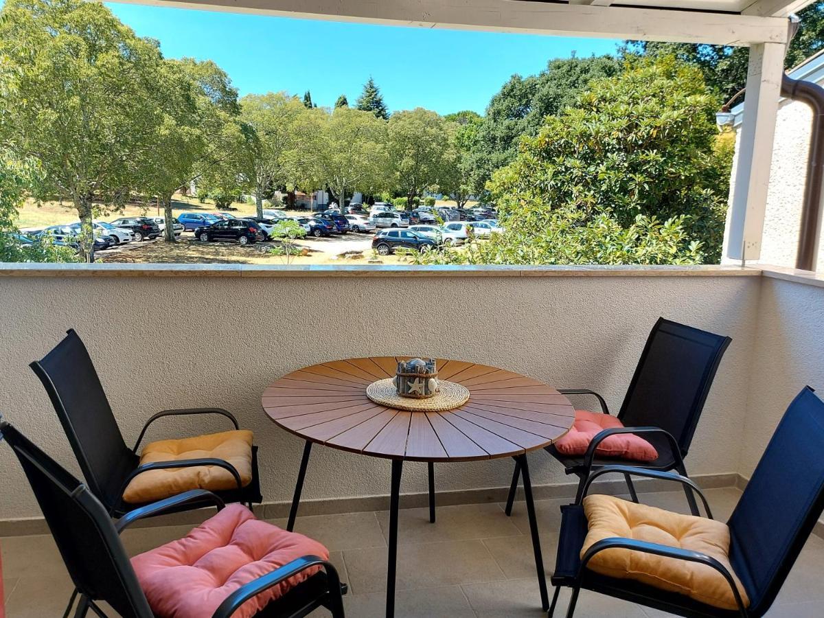 Apartman S Dvije Spavace Sobe Poreč Exterior foto