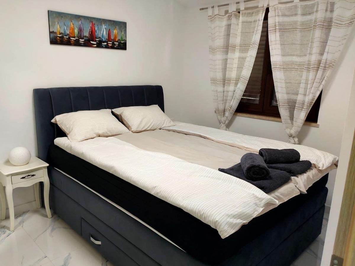 Apartman S Dvije Spavace Sobe Poreč Exterior foto